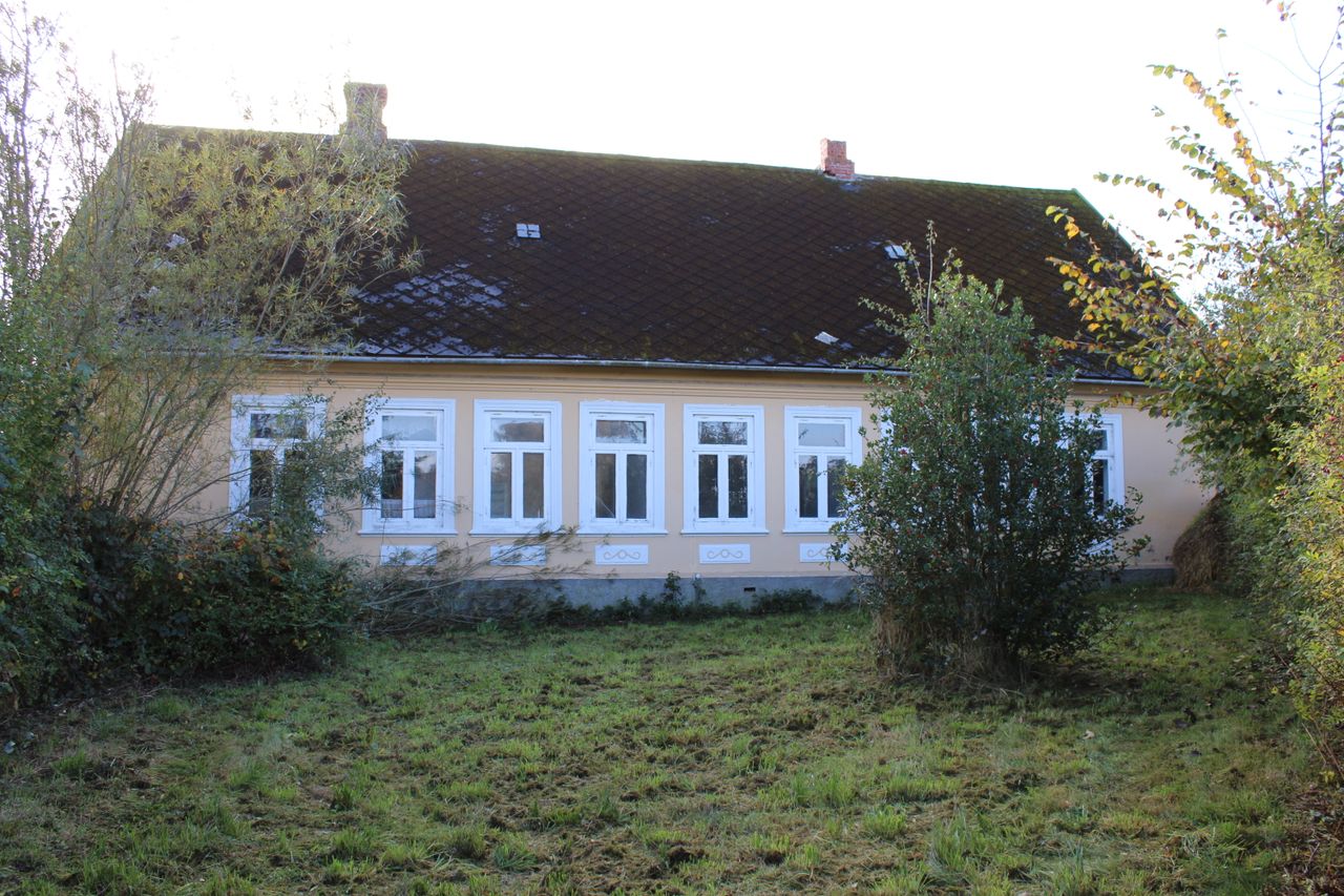 image 02